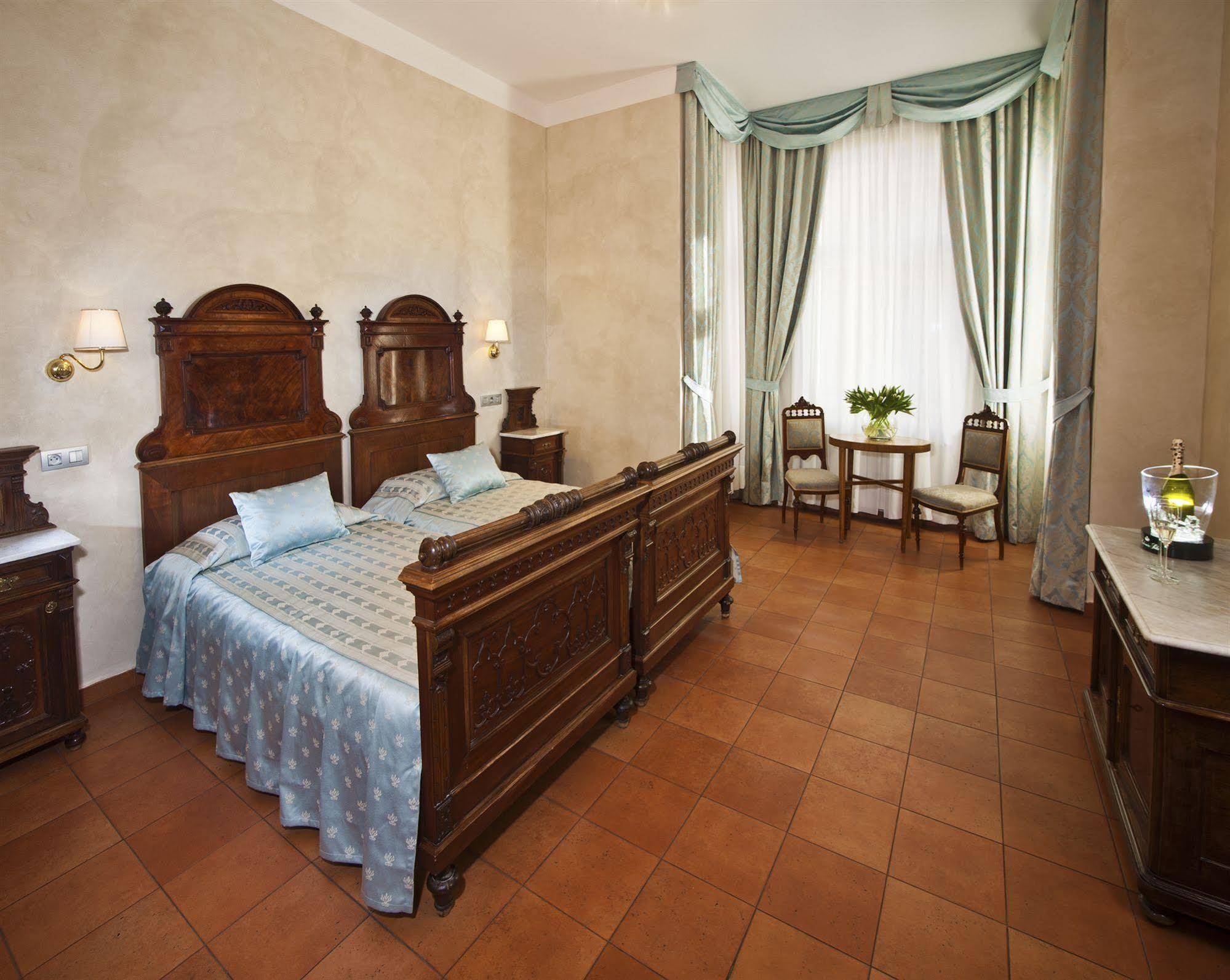 Caesar 4* Прага